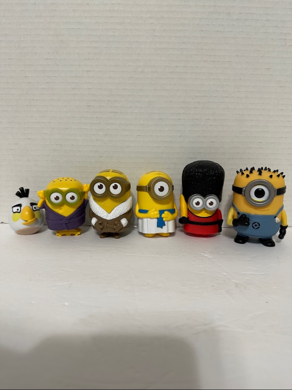 McDonald’s 2015 Minions Character Toy Set 1 Funko Minion 1 Angry Bird
